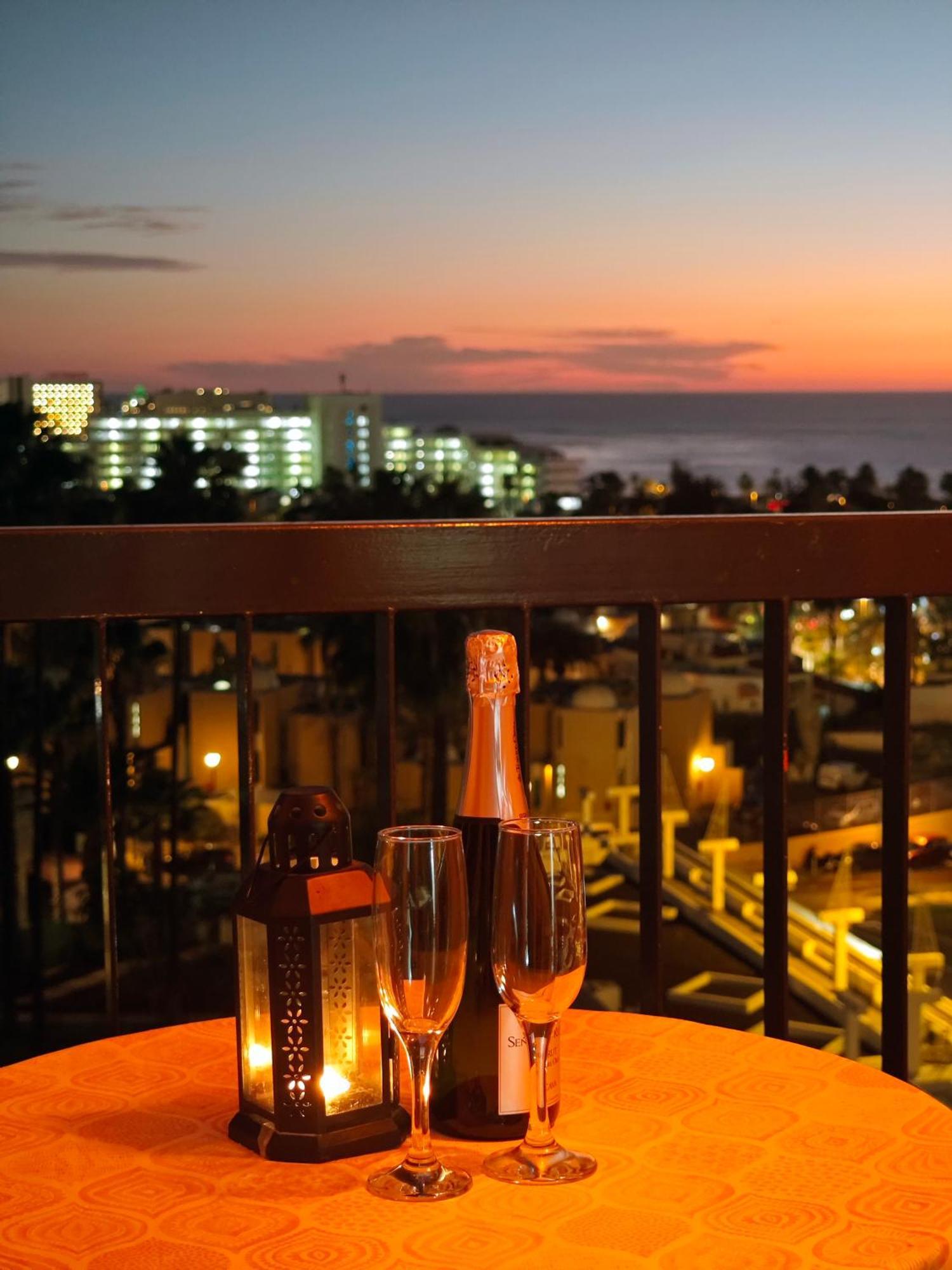 Blanco&Azul - Comfortable Ocean View Apartment Next To The Beach Playa de las Americas  Zewnętrze zdjęcie