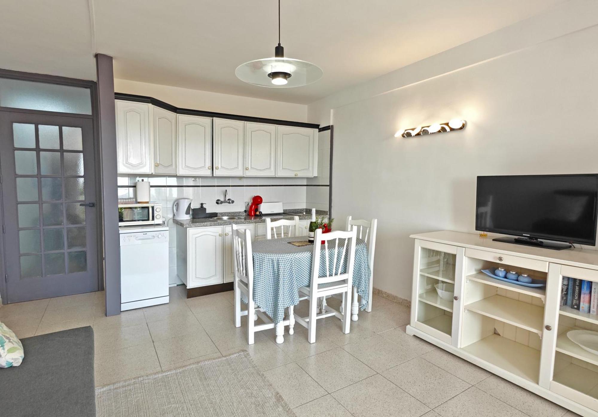 Blanco&Azul - Comfortable Ocean View Apartment Next To The Beach Playa de las Americas  Zewnętrze zdjęcie