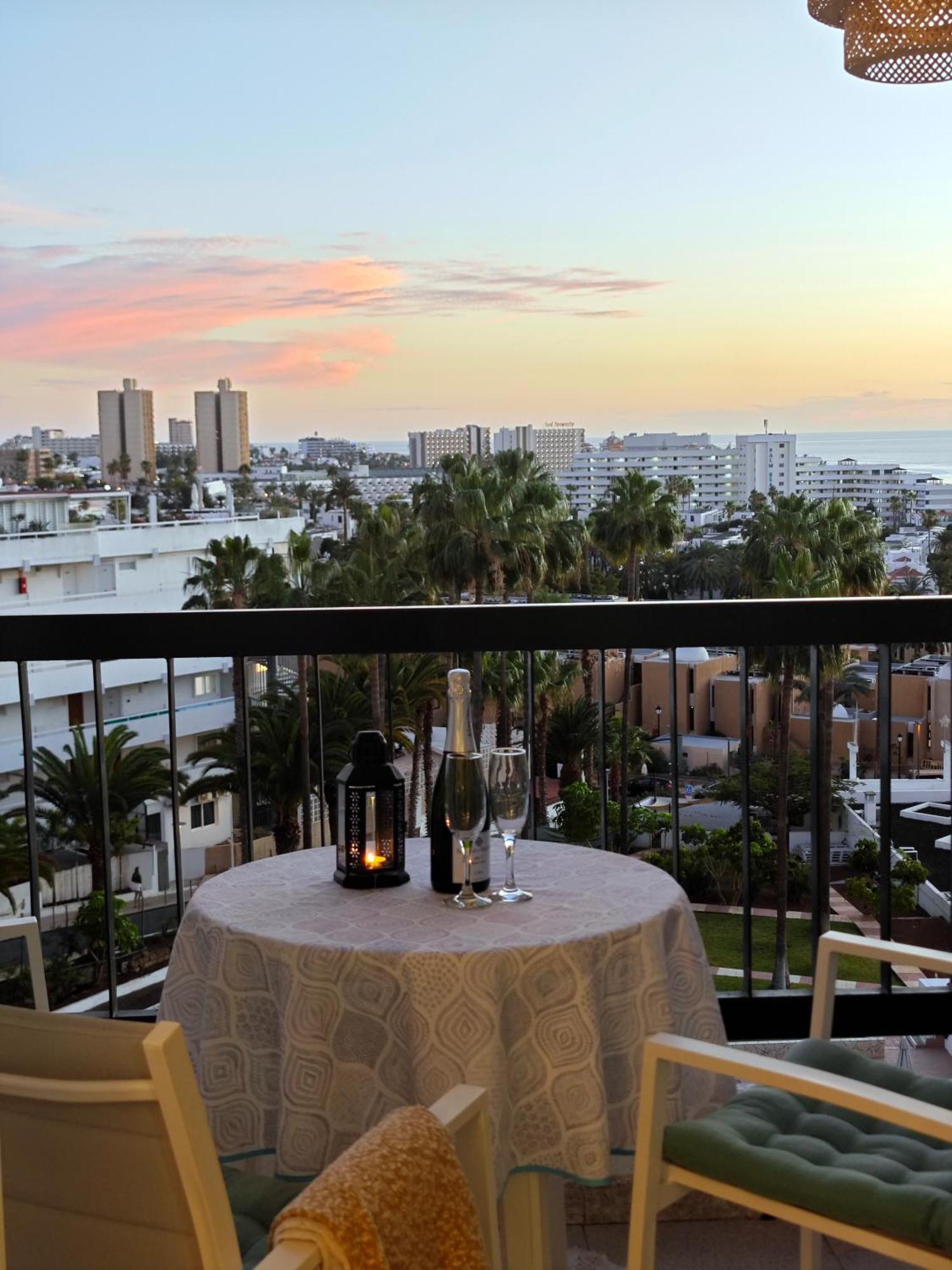 Blanco&Azul - Comfortable Ocean View Apartment Next To The Beach Playa de las Americas  Zewnętrze zdjęcie